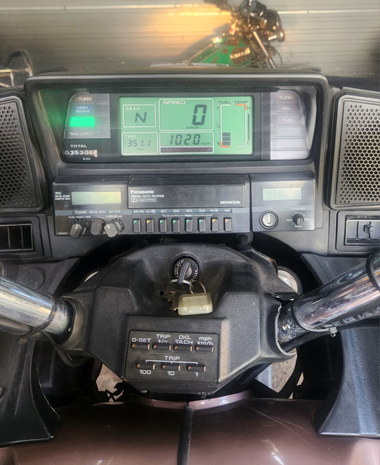 Honda Gold Wing Aspencade 1200 digital dashboard, cassette radio and handlebar controls