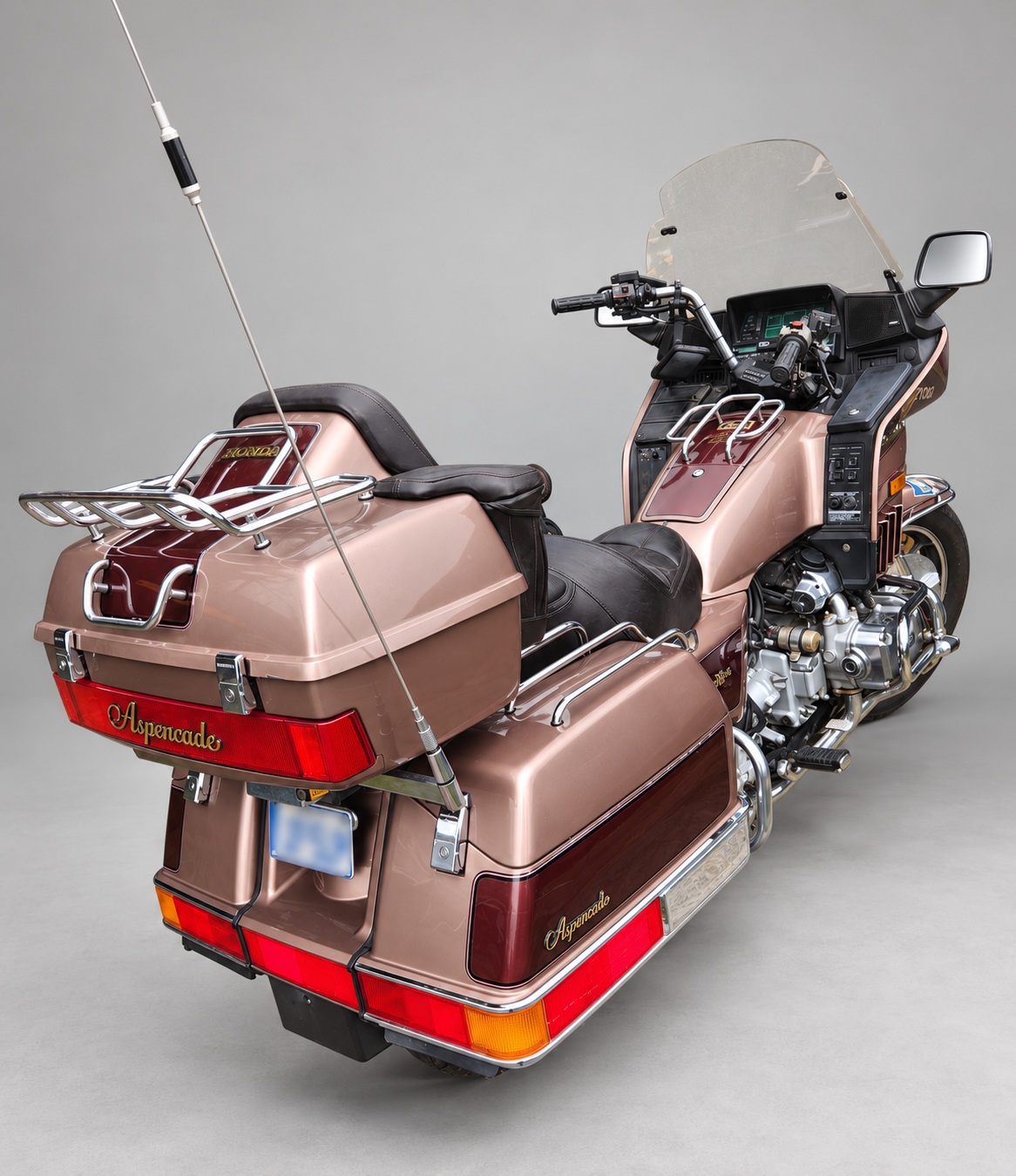 Honda Gold Wing Aspencade 1200 — Rear three-quarter view, registration plate blurred